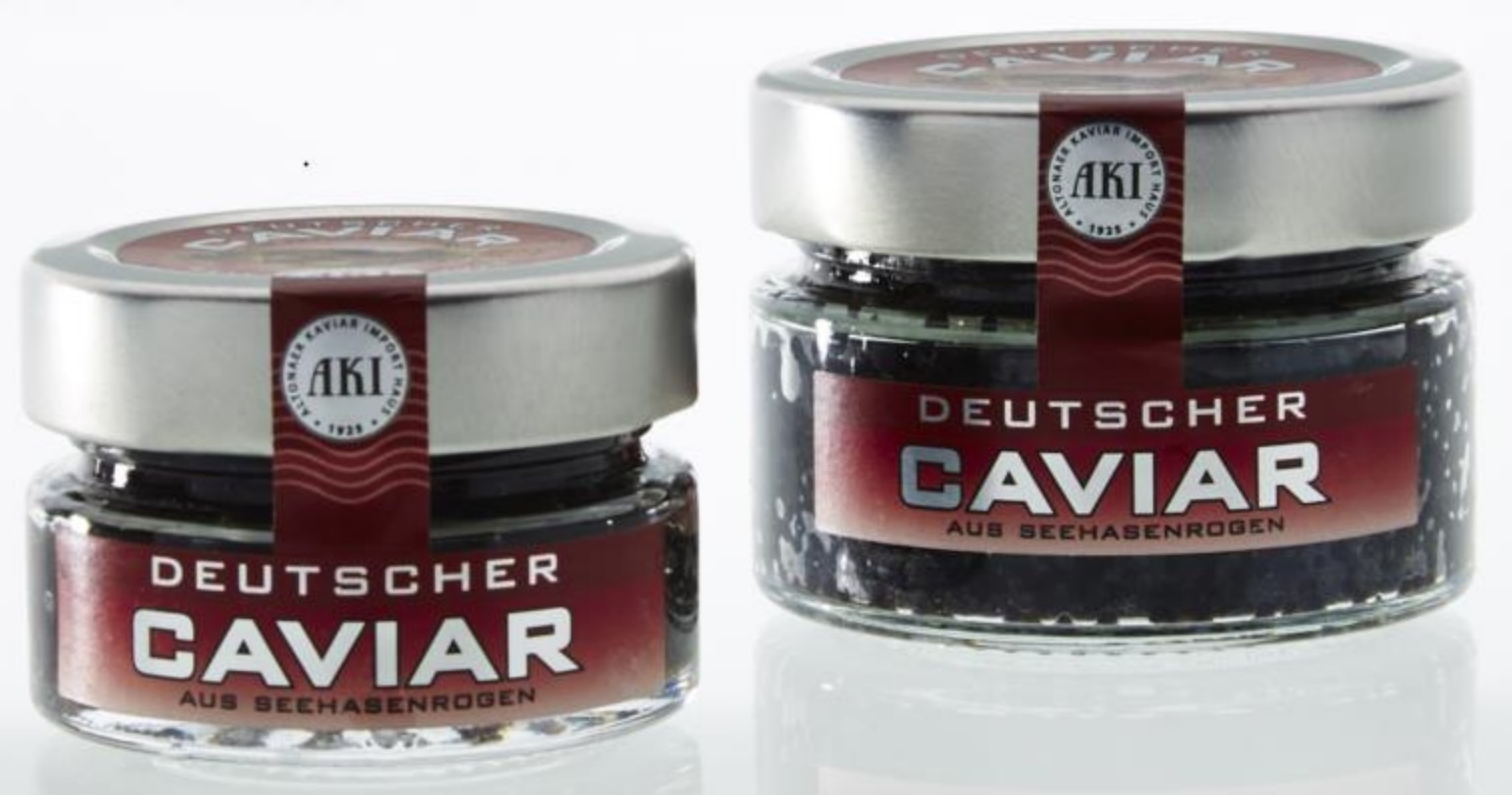 Zwei Gläser deutscher Caviar aus Seehasenrogen von AKI Zwei Gläser deutscher Caviar aus Seehasenrogen, Marke AKI, mit silbernen Deckeln